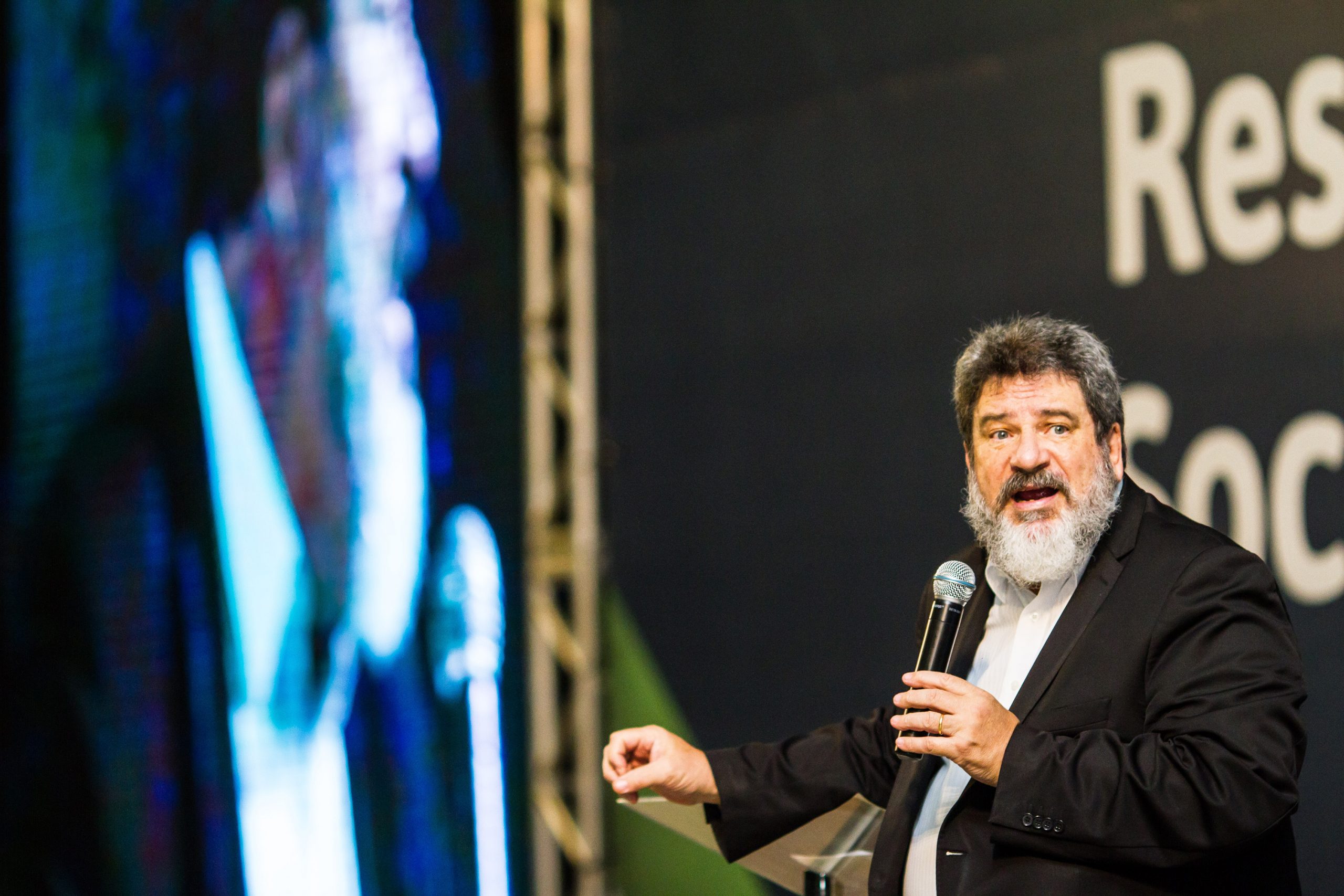 “Cooperativismo é a única saída para a humanidade”