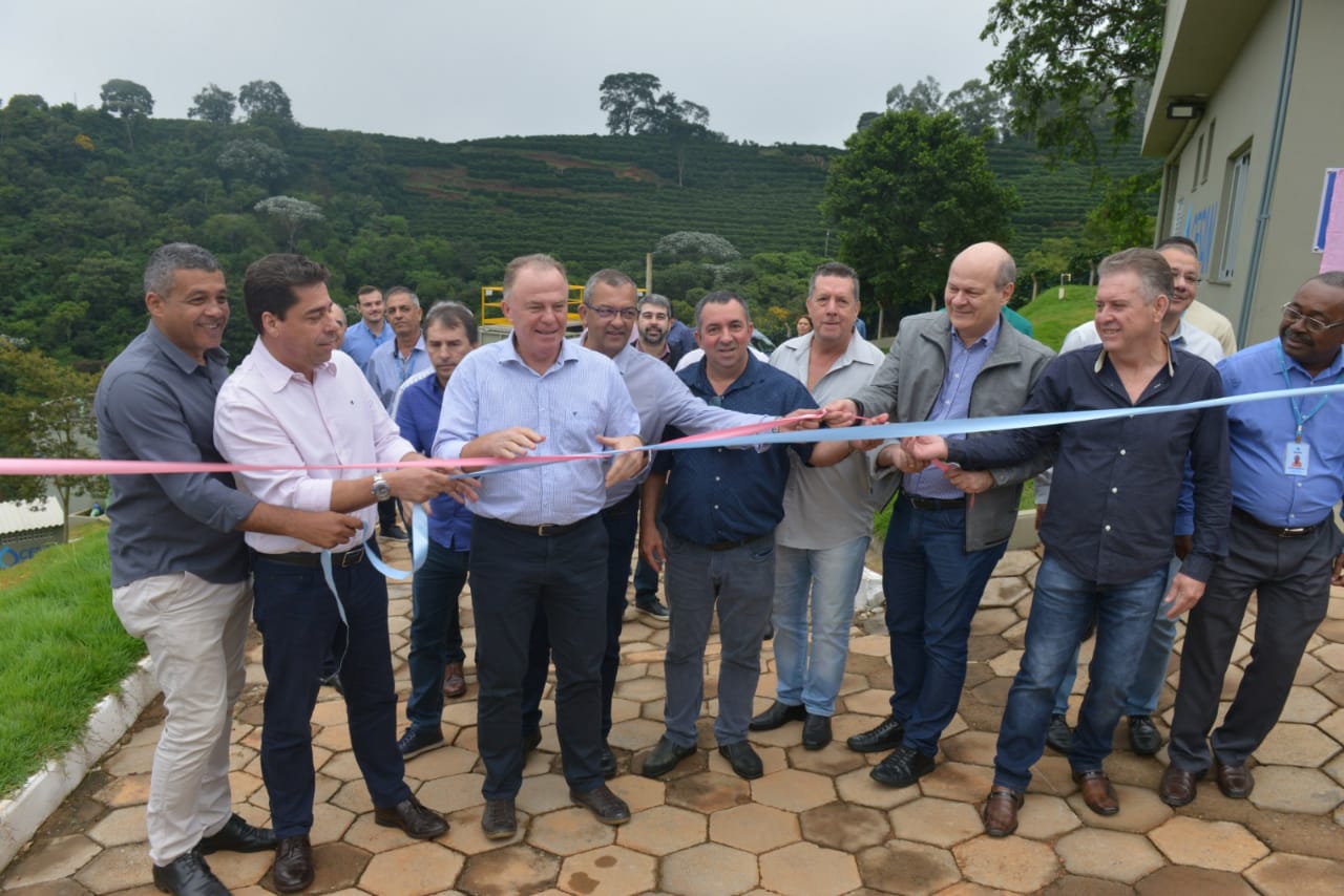 Dores do Rio Preto ganha escritório do Incaper e recebe obras e equipamentos