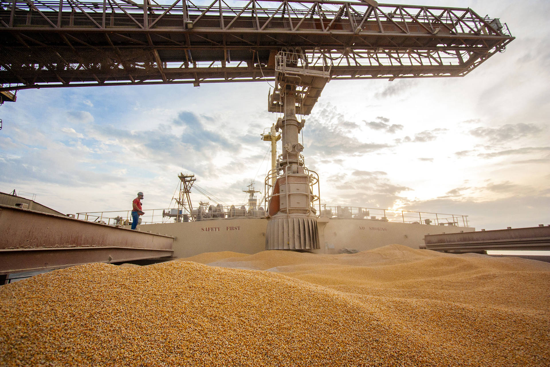 Entidade alerta sobre o risco ao agronegócio se os portos forem fechados
