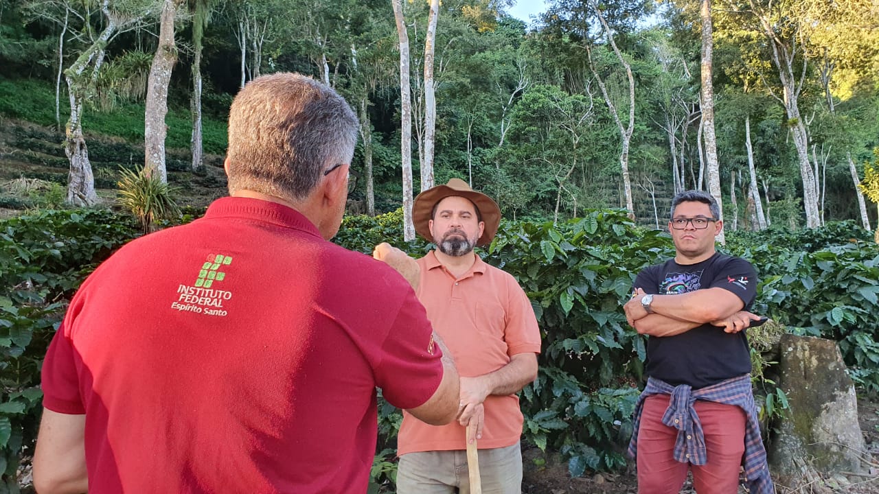 Pesquisadores do Ifes percorrem Estados para caracterizar o microbioma do café brasileiro