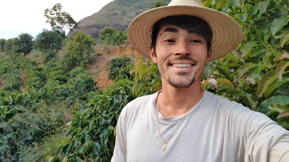 NR: cafeicultor mostra colheita tardia nas Matas de Minas