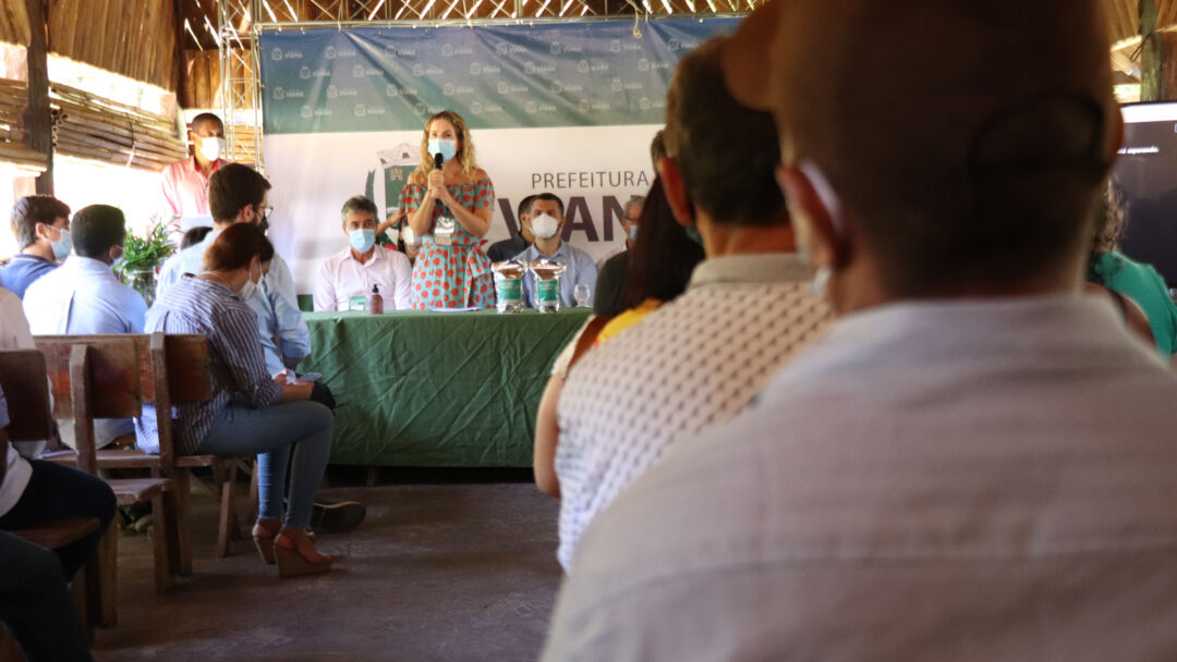 Viana firma acordo com produtores rurais para desenvolvimento de produção agroecológica