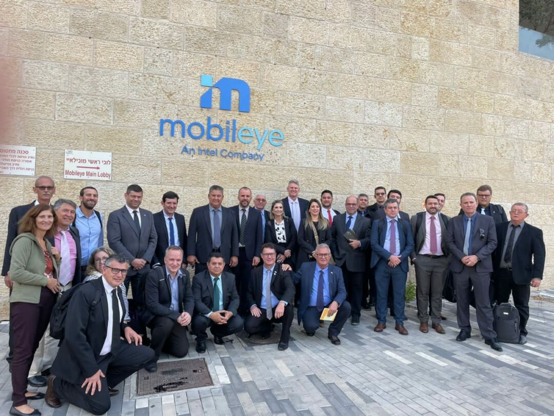 Coops brasileiras visitam Israel para conhecer soluções de mobilidade