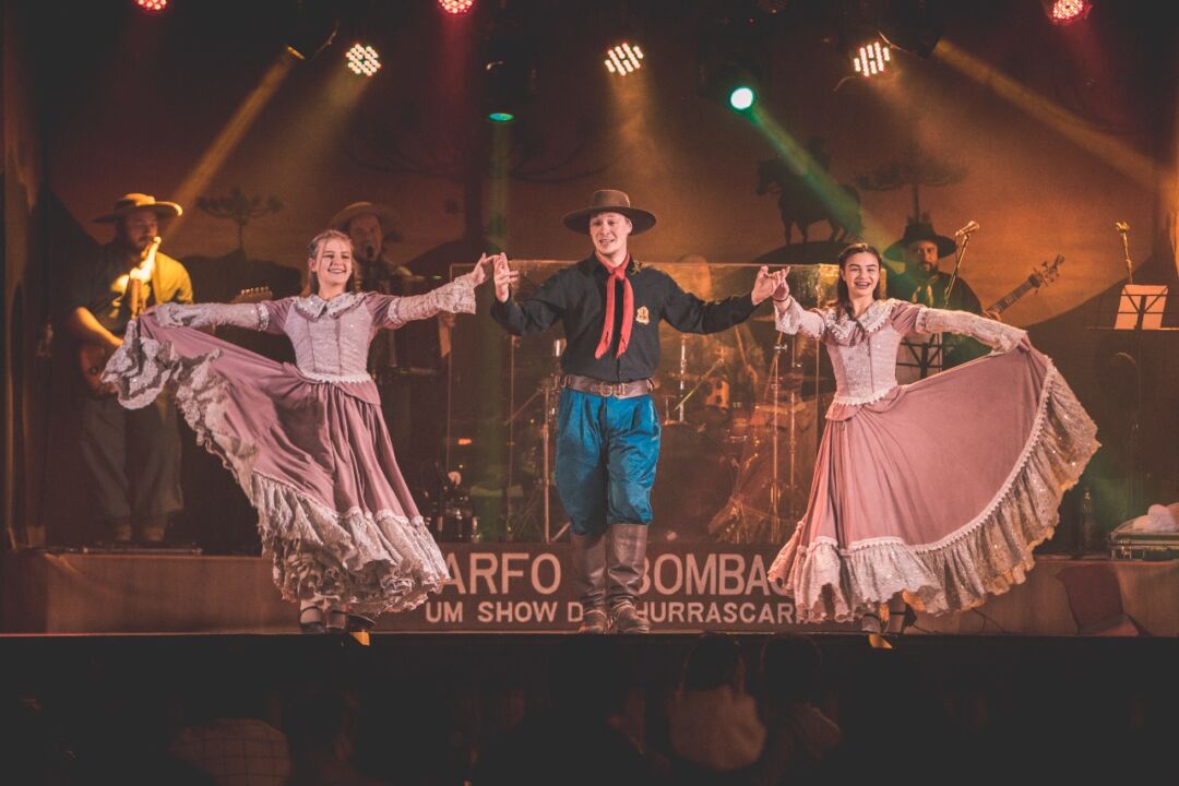 <strong>Show com danças tradicionais gaúchas e gastronomia típica são atrativos de Gramado e Canela</strong>