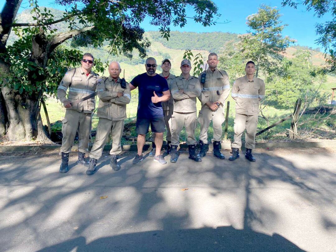 Homem é resgatado após cair em mata ao perder o controle de parapente em Alfredo Chaves