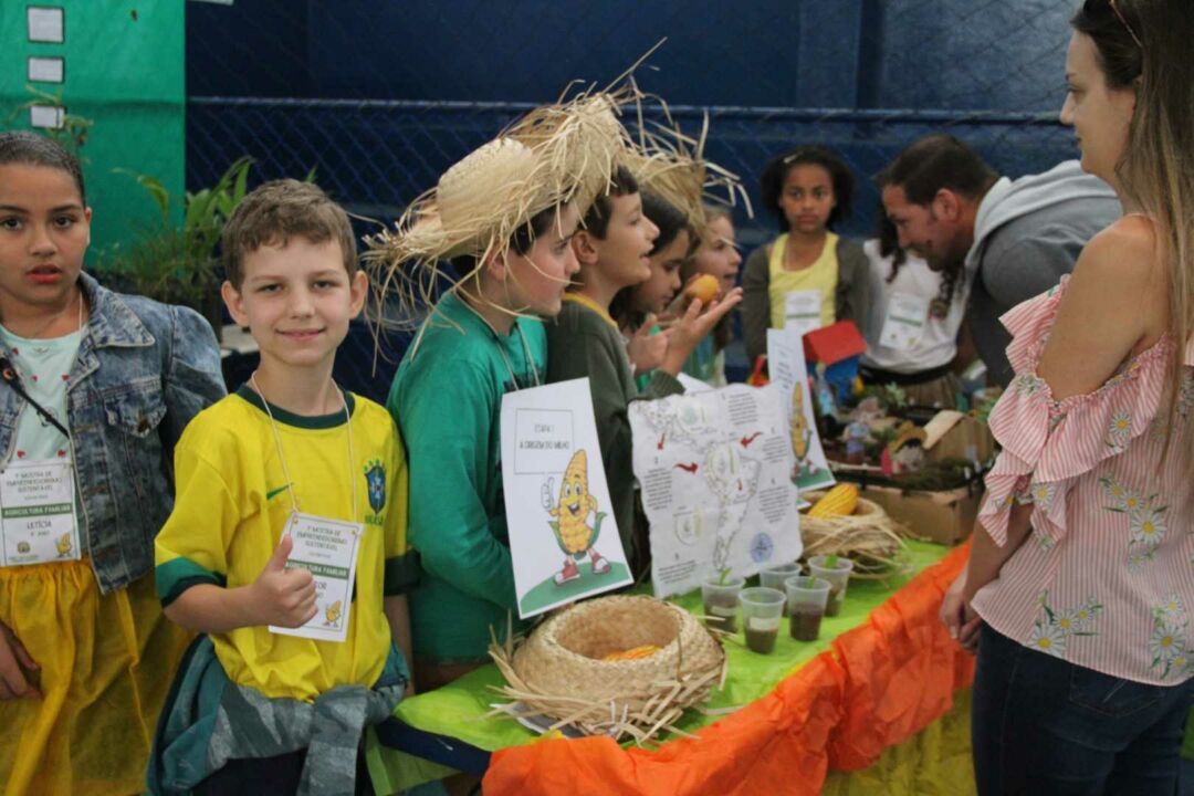 Alunos esbanjam criatividade e consciência ambiental no agronegócio 