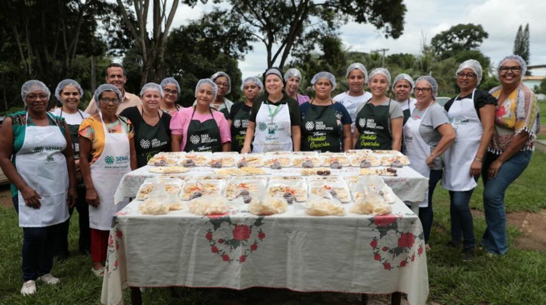 Treinamento qualifica produtoras rurais de Cariacica para produção de biscoitos caseiros