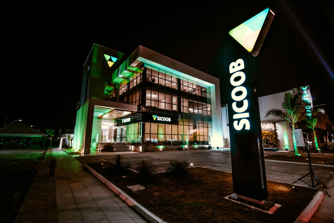 Sicoob ES bate recorde e ultrapassa R$ 1 bilhão em resultado em 2023