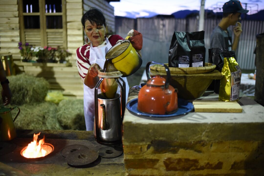 Maior feira rural do estado prepara dia na fazenda gratuito, com broa, café e mini animais
