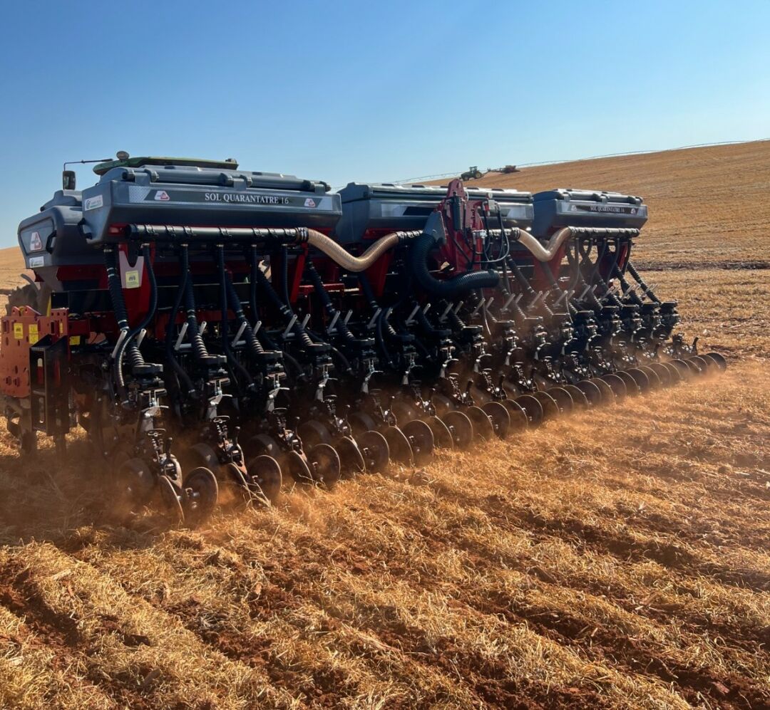 Plantadeira articulada com rodado de transporte e tecnologias exclusivas são destaques na Expodireto Cotrijal