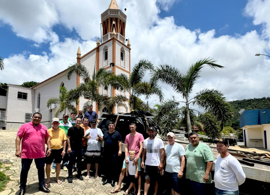 Deputado Fabrício Gandini equipamento agrícola em Linhares