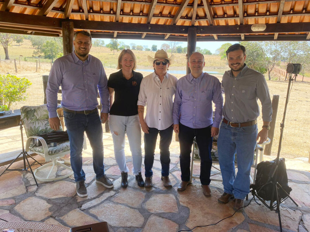 Cantor sertanejo Chitãozinho é o novo artista produtor de soja em Goiás