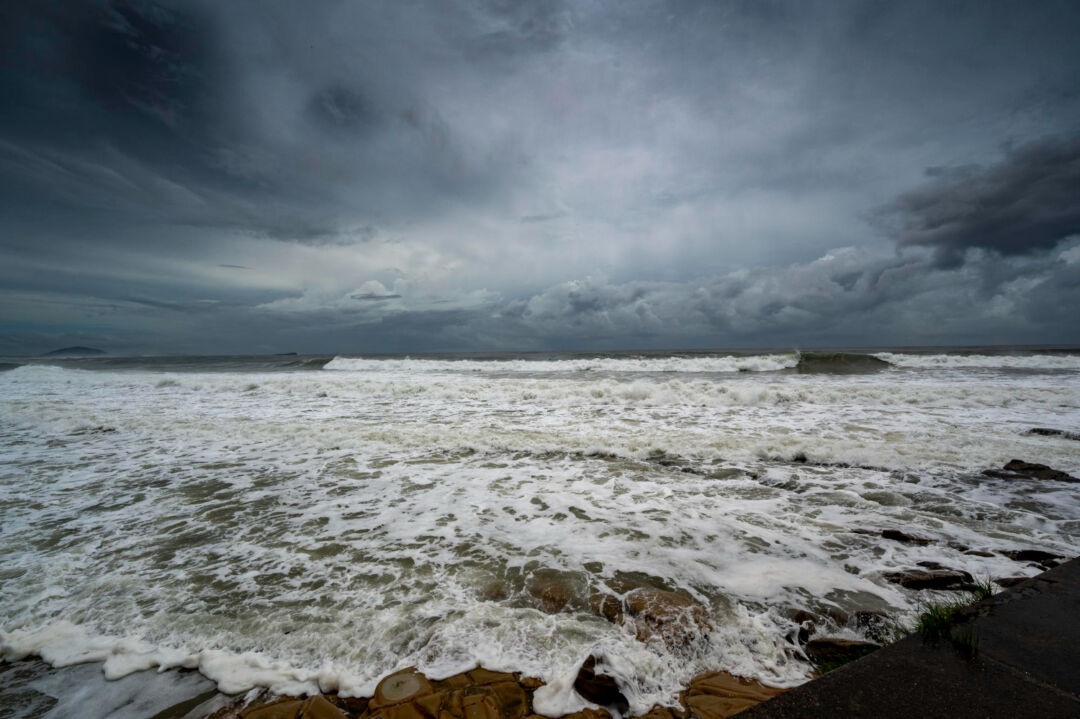 Ondas gigantes atingirão litoral do ES, RJ, SP, RS, SC e PR