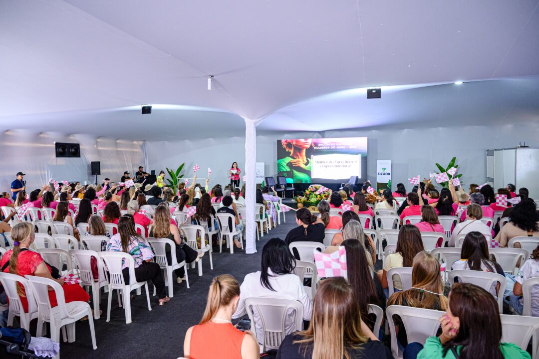 Feira Cooabriel tem encontro de mulheres do agro