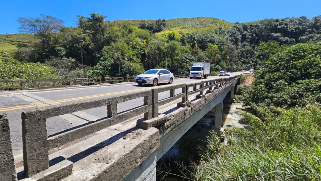 ATENÇÃO MOTORISTAS: obra em ponte da BR-262 começa hoje (08) e terá pare e siga 24 horas por dia