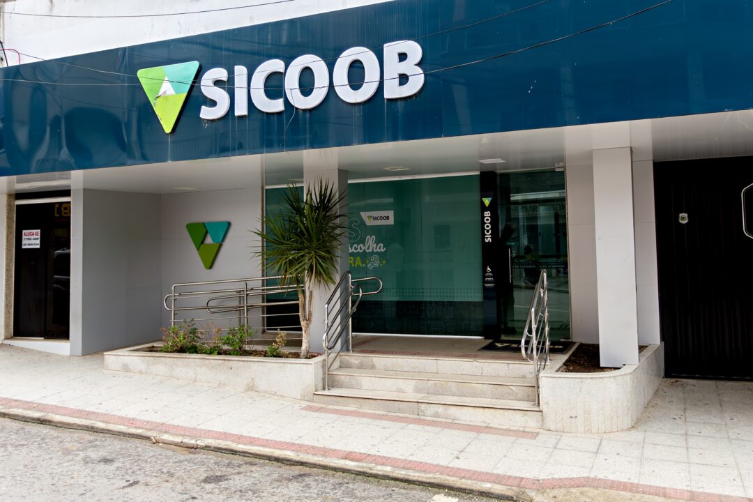 Moradores de Muniz Freire afetados por granizo terão crédito emergencial com juros zero no Sicoob