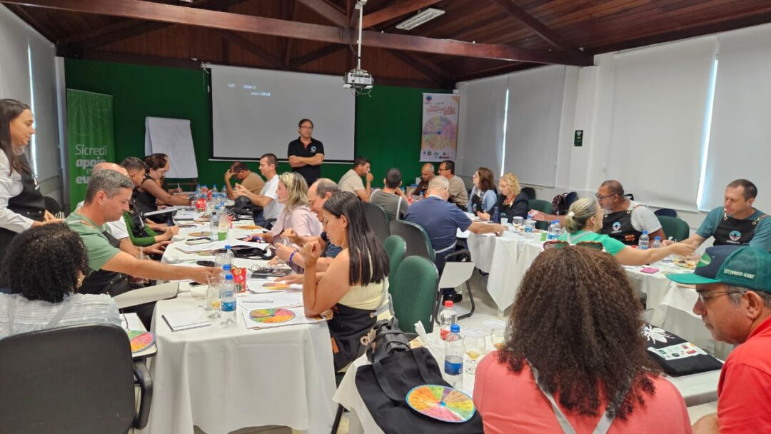 Curso de analise sensorial de mel abre horizontes para o setor no Espírito Santo