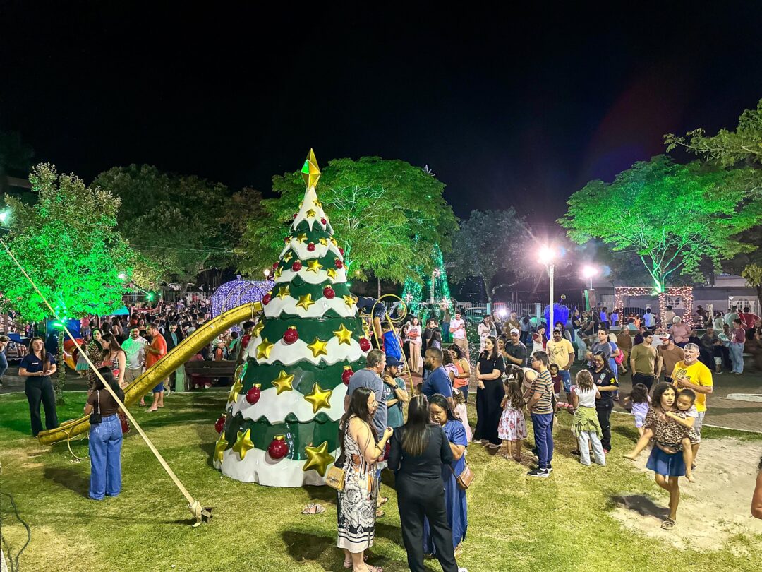 Venda Nova do Imigrante acolhe moradores e visitantes com Vila Natalina