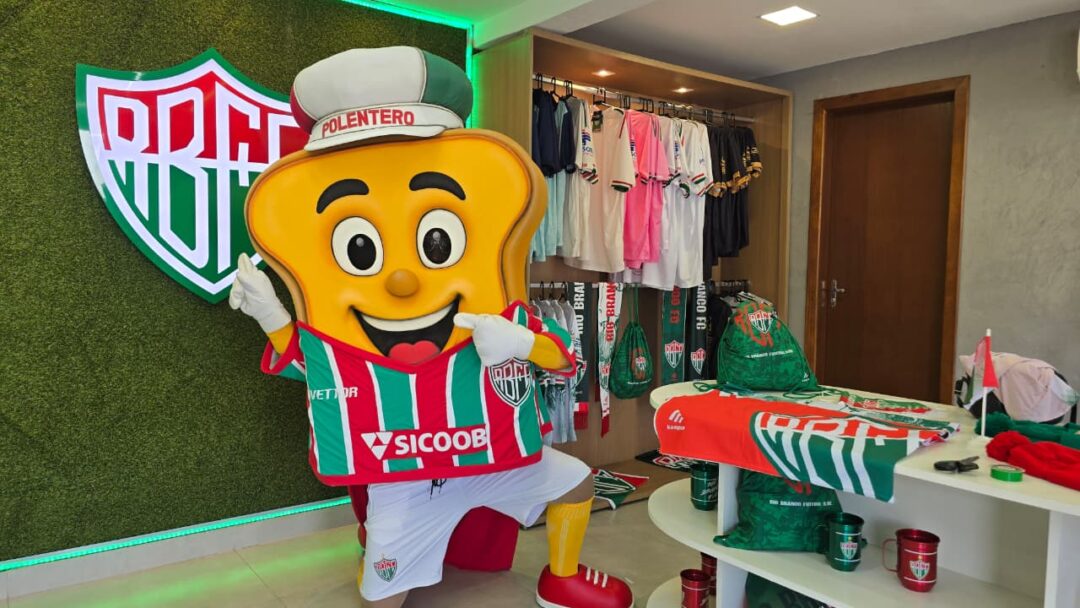 Grão de milho vira mascote de time de futebol capixaba
