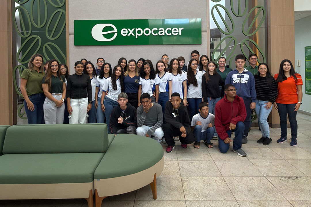 Do campo ao mercado externo: jovens vivenciam rotina na produção e exportação de café