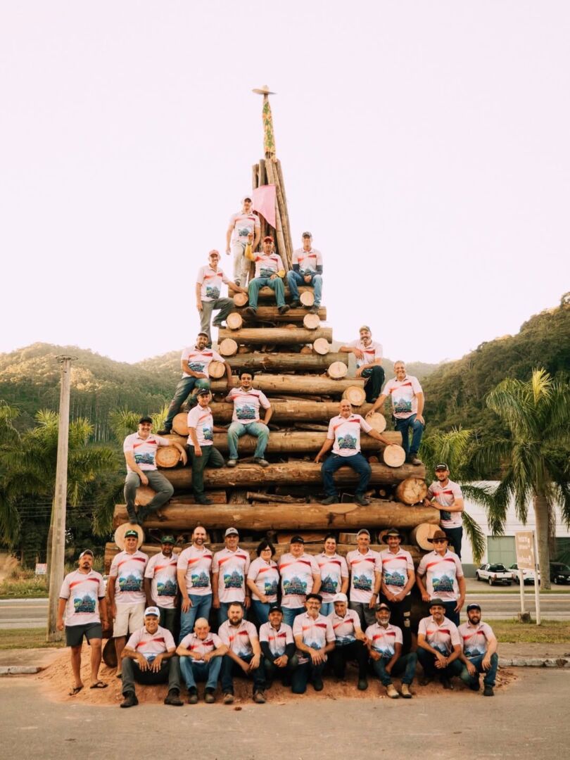 Fogueira gigante e programação cultural movimentam a Festa de São João em Venda Nova do Imigrante