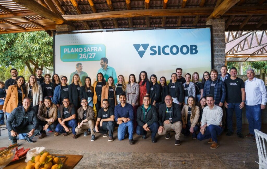 Sicoob reúne parceiros do agro durante encontro sobre crédito rural e Plano Safra