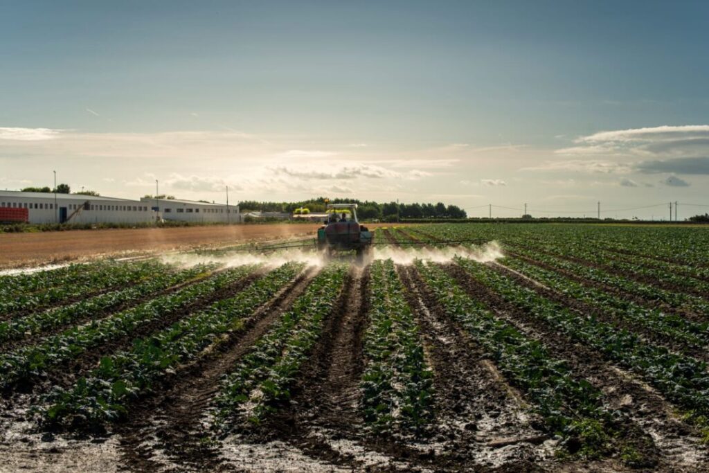 Uso de defensivos agrícolas alcança 59 milhões de hectares no Brasil no primeiro semestre