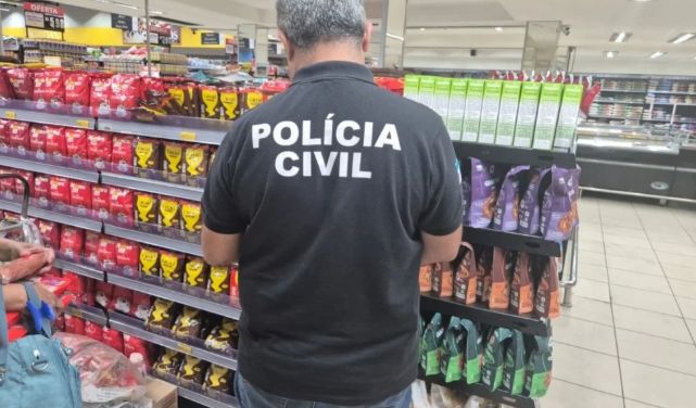 Ação da Delegacia Especializada de Defesa do Consumidor resultou na retirada de 8,5 toneladas de produtos do mercado na Grande Vitória.