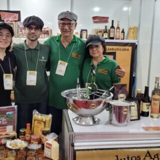 Feira reúne mais de 150 produtores da agricultura familiar na Praça do Papa