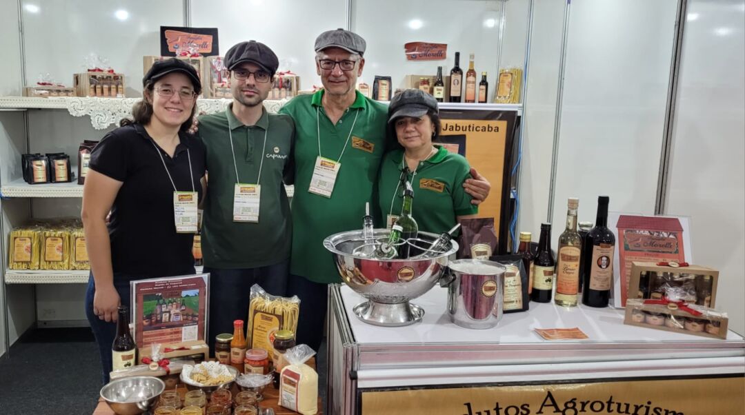 Feira reúne mais de 150 produtores da agricultura familiar na Praça do Papa
