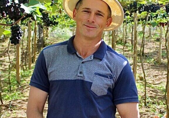 Aberta-temporada-segunda-colheita-da-uva-Foto-Kevyn-Fracalossi-3-1