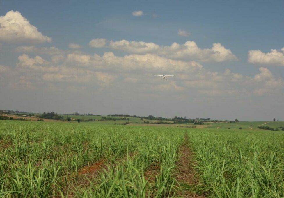 Aviao-agricola-Divulgacao-Taranis1