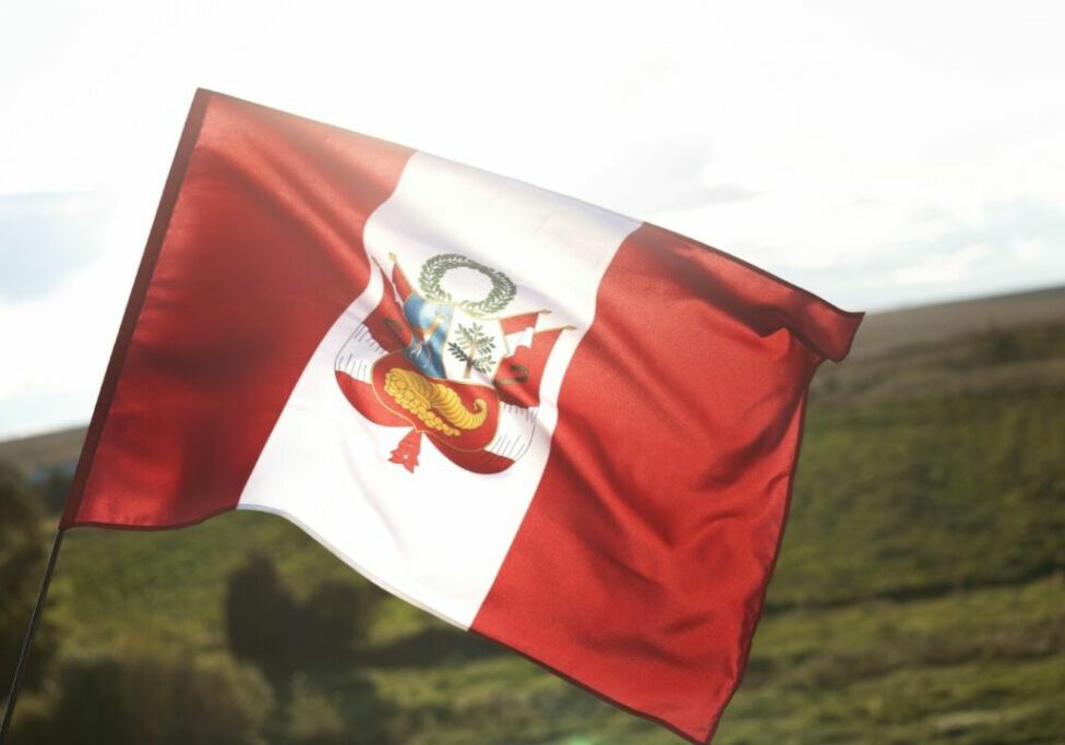 BANDEIRA_PERU_FREEPIK