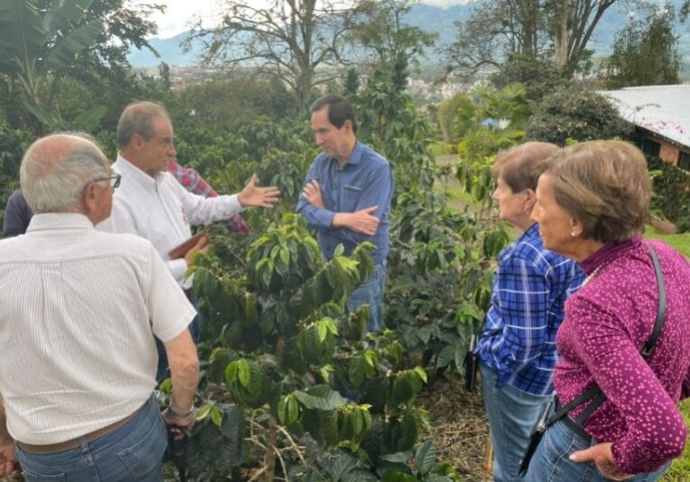 CNC-na-Colombia-capa