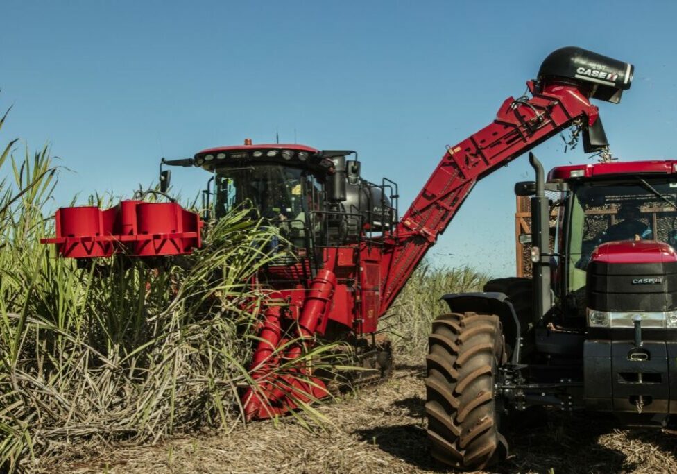 Colheitadeira-de-Cana-de-acucar-Divulgacao