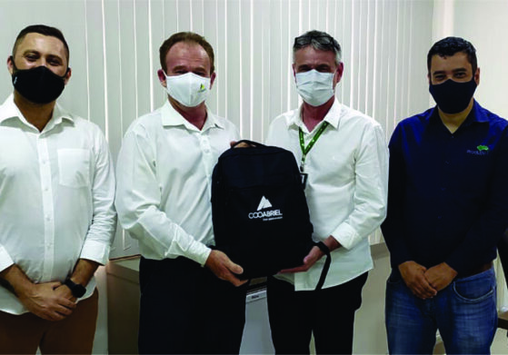 Entrega-do-equipamento-e-treinamento-Dr.-Bastianello-768x391-1