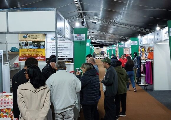 Feira-Empresarial-de-Marechal-Floriano-segue-ate-amanha-16-Copia