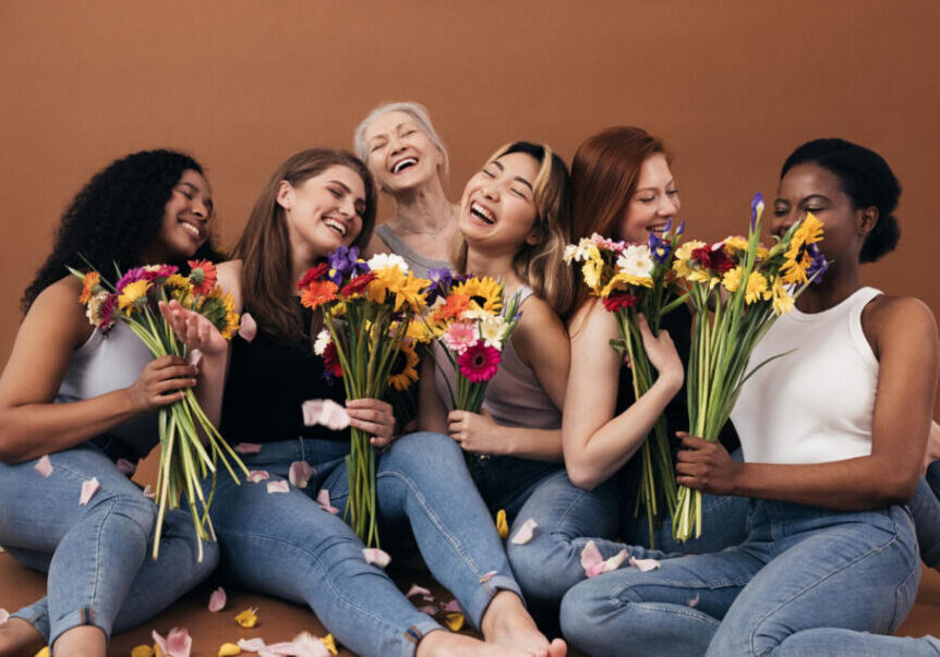 Flores - mulheres - Freepik