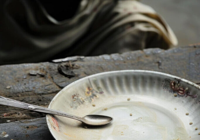 Fome - alimentação - desnutrição - alimento - Freepik