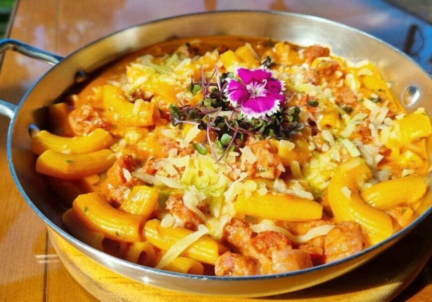 Maccheroni-ao-molho-de-linguica-Blumenau-Casa-da-Madre-Foto-Isabelle-Seibt