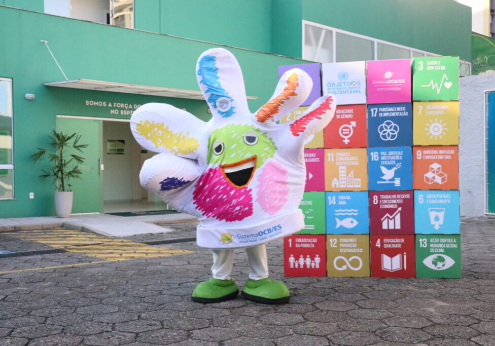 Mãozinha, mascote do Dia C_Foto - Sistema OCB-ES