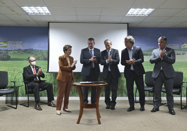 Ministra-e-agrotoxicos