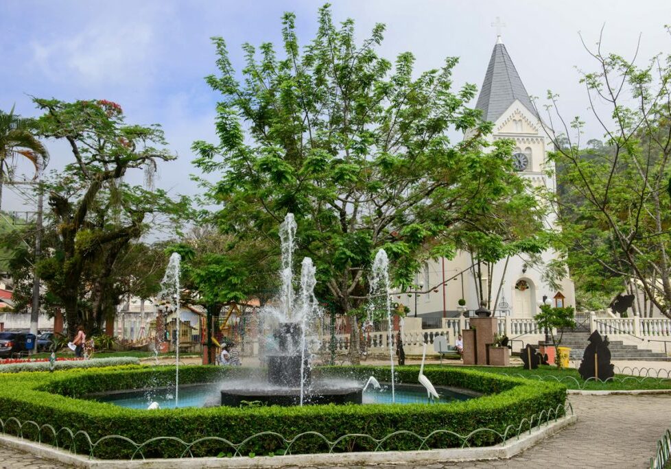 Brasil - ES - Domingos Martins - Praca Dr. Arthur Gerhardt de Domingos Martins, Regiao Serrana do Espirito Santo - Foto: Gabriel Lordello/Mosaico Imagem