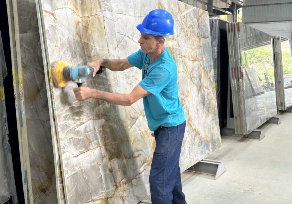 Rocha ornamental granito (Foto Centrorochas by Karina Porto-Firme)