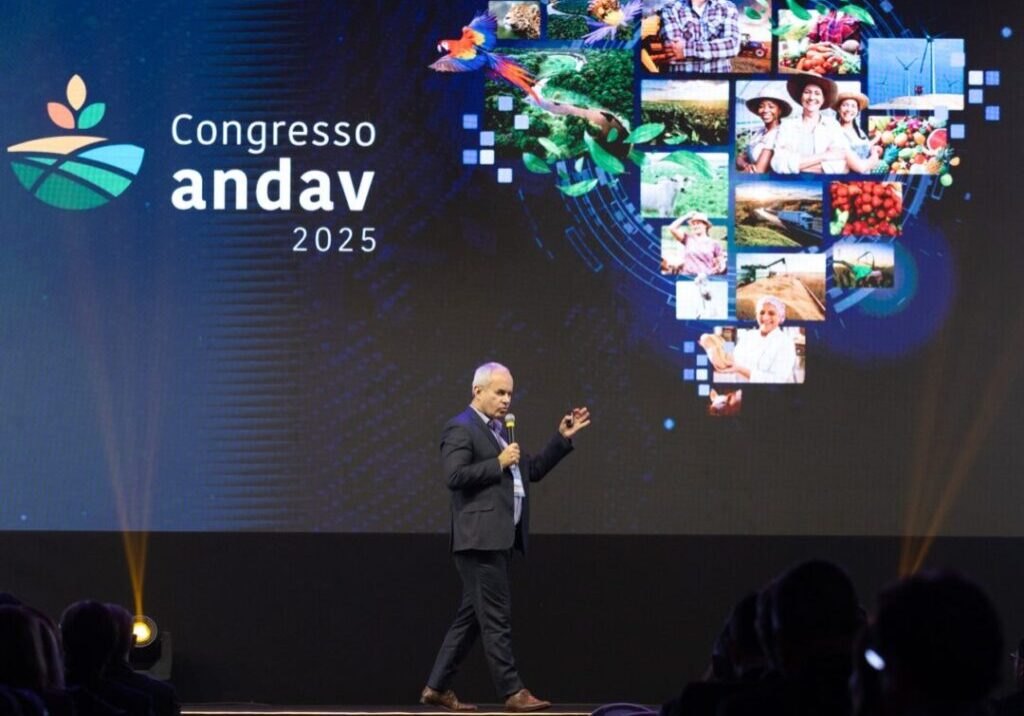 Sergio Vale (MB Associados) ministra palestra no Congresso Andav 2025