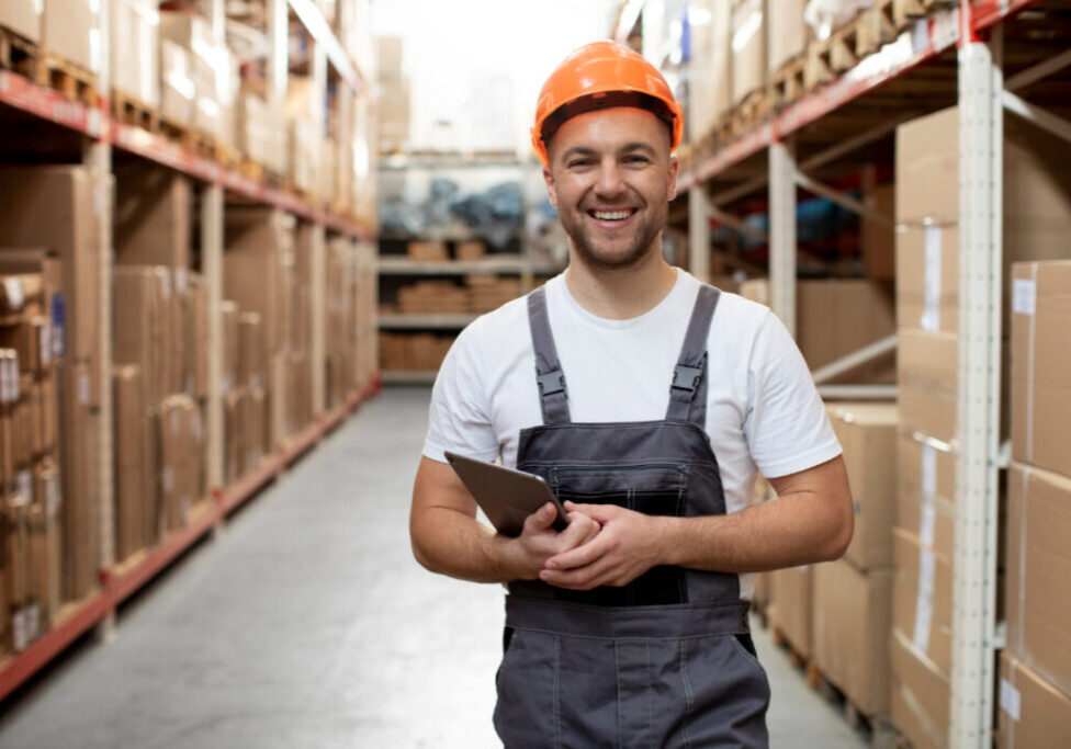 Trabalhador - funcionário - emprego - Freepik