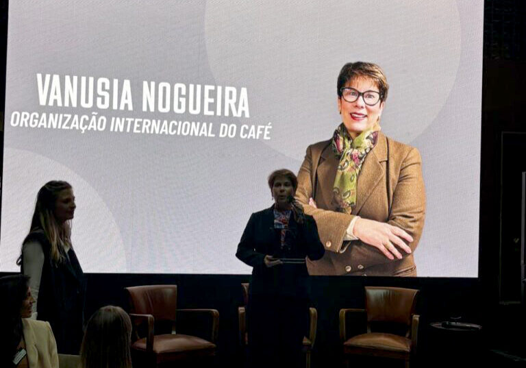 Vânúsia Nogueira homenagem