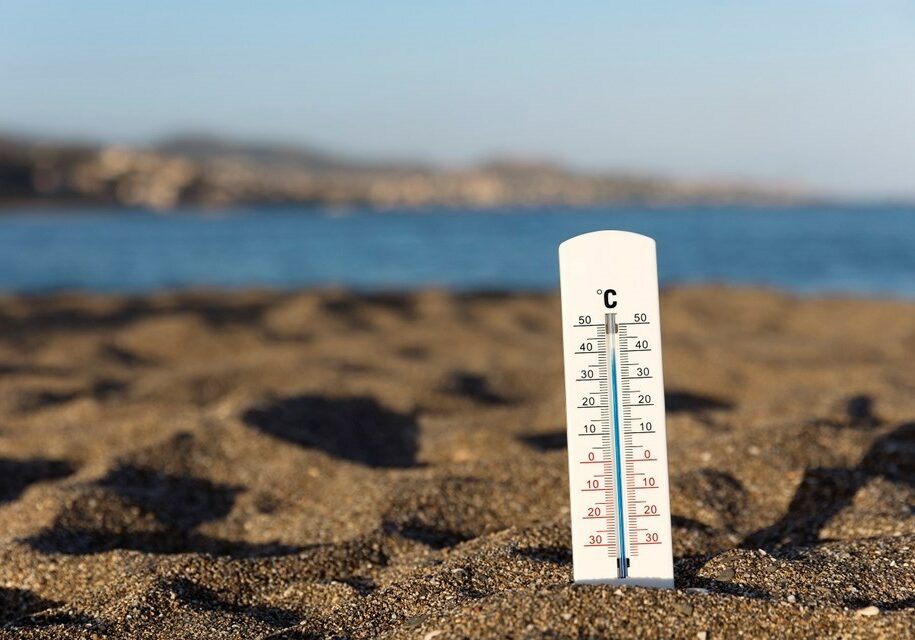 fechar-o-termometro-mostrando-alta-temperaturaa1