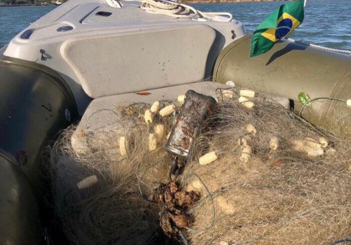Fiscalização Ambiental de Vitória apreende rede de pesca com 300 metros